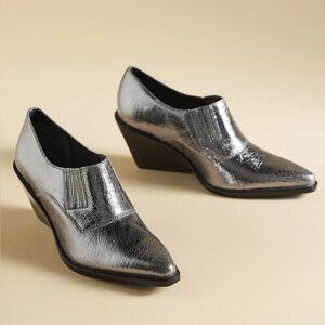 Anthropologie Seychelles Seattle Silver Leather Slip on Western Booties size 8.5